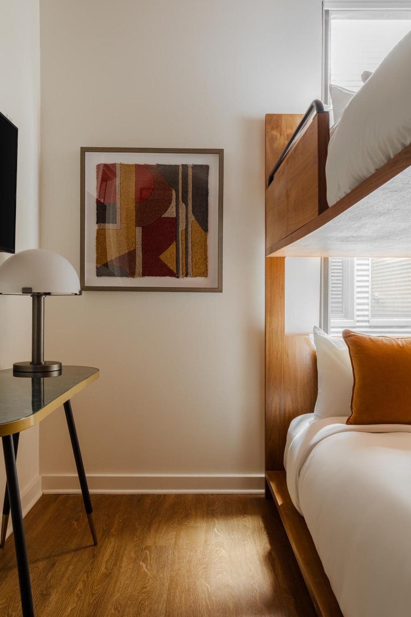 Found Hotel Chicago River North Екстер'єр фото