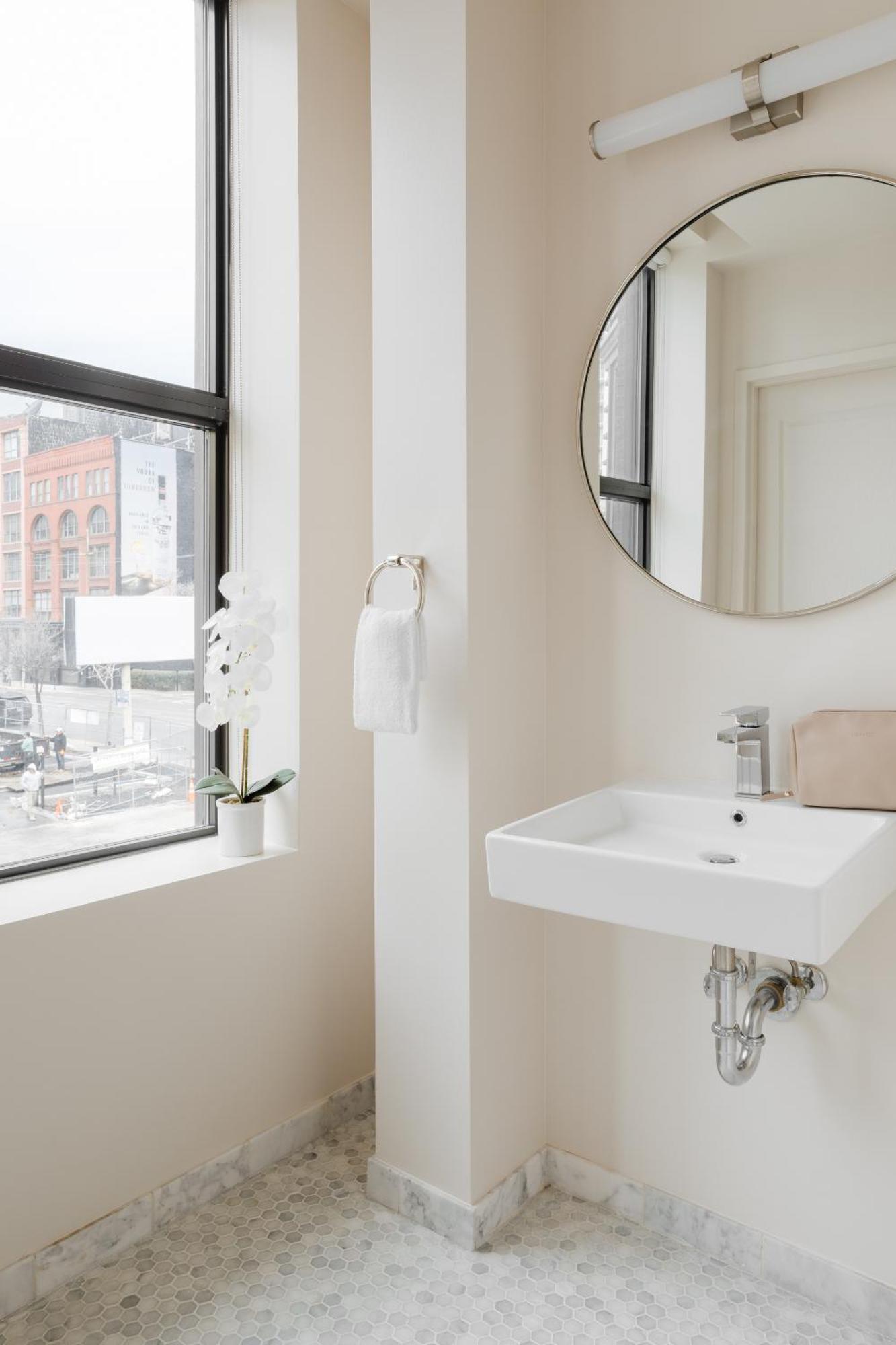 Found Hotel Chicago River North Екстер'єр фото