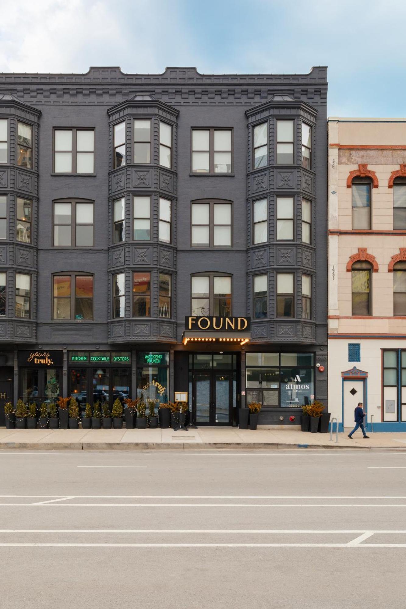 Found Hotel Chicago River North Екстер'єр фото