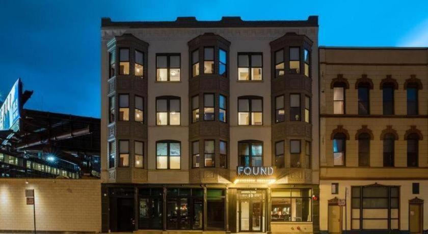 Found Hotel Chicago River North Екстер'єр фото