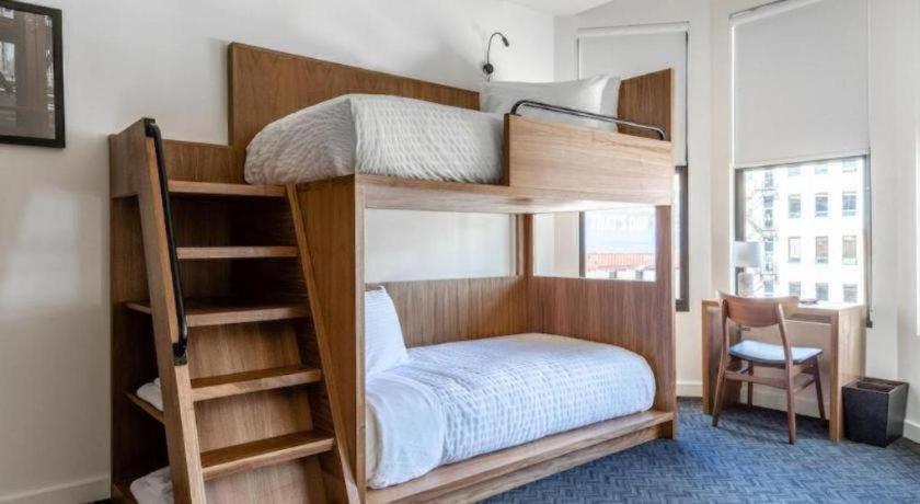 Found Hotel Chicago River North Екстер'єр фото